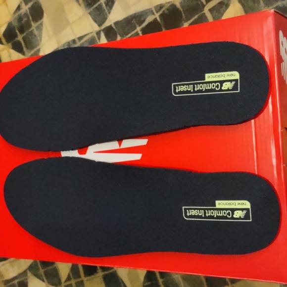 New Balance 410 V 7 Trail/Running Shoe Size 9.5 wide..New in Box - Picture 6 of 8